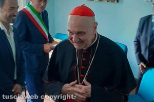 Canino - Il sindaco Giuseppe Cesetti riceve il cardinale Angelo Comastri