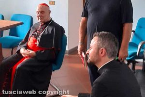 Canino - Il sindaco Giuseppe Cesetti riceve il cardinale Angelo Comastri