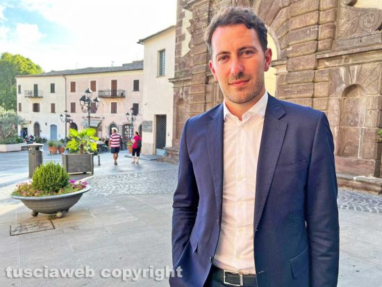 Il sindaco di Bagnoregio Luca Profili