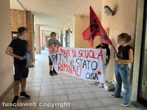 Blitz del collettivo Osa