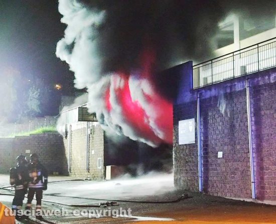 Soriano nel Cimino - Incendio in un autoricambi