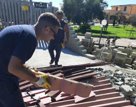 Civitavecchia - Zona Pantano - I detriti post tromba d'aria