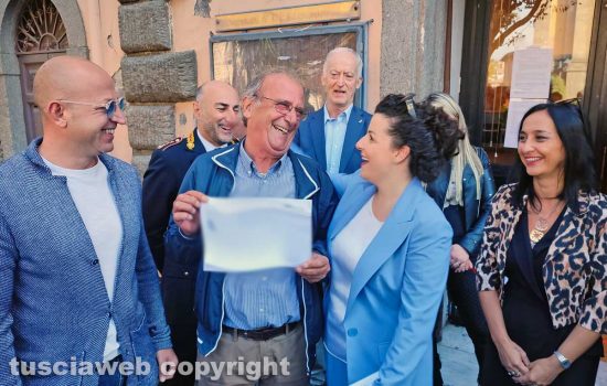 Viterbo - Bagnaia - Inaugurazione sportello anagrafe - Prima carta d'identità