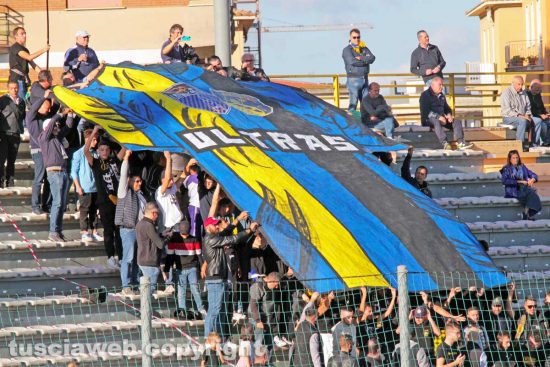 Sport- Calcio - Viterbese - La coreografia della curva Nord
