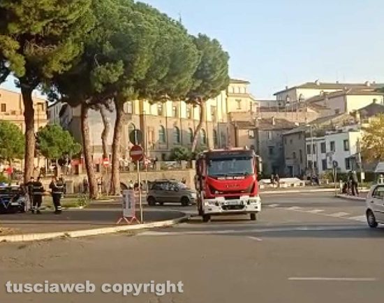 Viterbo - Vigili del fuoco al Sacrario