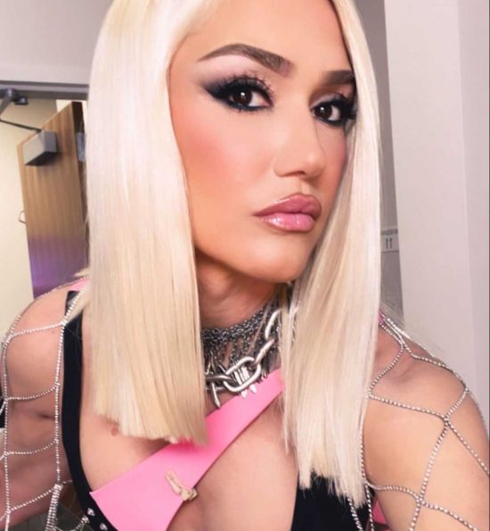 Il post Instagram di Gwen Stefani con indosso la creazione di Benedetta Bruzziches