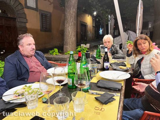 Luca Telese nella redazione al ristorante il Gargolo