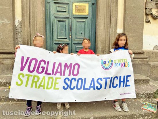Viterbo - La manifestazione di venerdì scorso a piazza Concetti