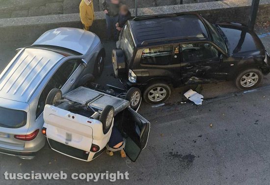 Montefiascone - Scontro auto - minicar