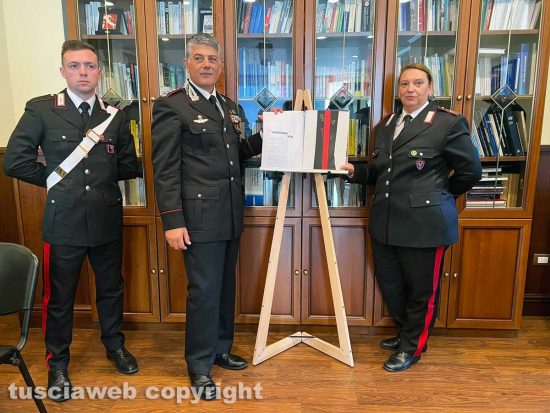 Viterbo - Il colonnello Massimo Friano presenta il calendario dell'Arma