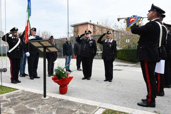 Rieti - Deposti i fiori per i 12 carabinieri morti nell'attentato di Nassiriya
