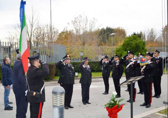 Rieti - Deposti i fiori per i 12 carabinieri morti nell'attentato di Nassiriya