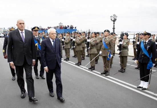 Guido Crosetto e Sergio Mattarella a Bari