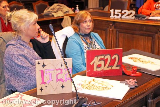 Scarpette rosse in ceramica - La presentazione