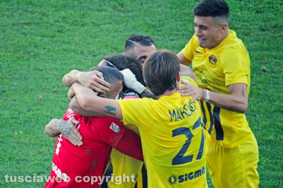 Sport - Calcio - Viterbese - L'esultanza dei gialloblù