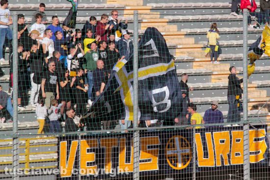 Sport - Calcio - Viterbese - I tifosi in curva Nord
