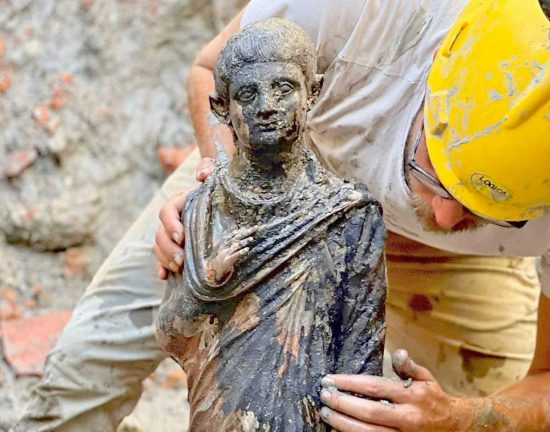 San Casciano dei Bagni, scoperte 24 statue etrusche
