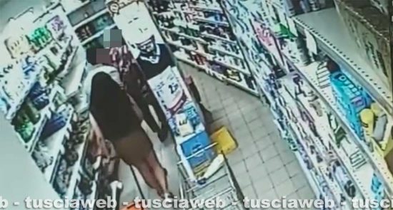 Tarquinia - Borseggiatori in azione alla Conad