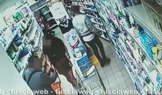 Tarquinia - Borseggiatori in azione alla Conad