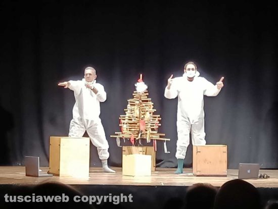 Viterbo - Teatro San Leonardo - Gli attori Dario Pasquarella e Davide Baia