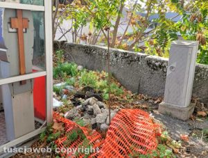 La cabina telefonica alla stazione di Porta Romana