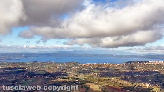 In volo sulla Tuscia con un Siai Marchetti 208 