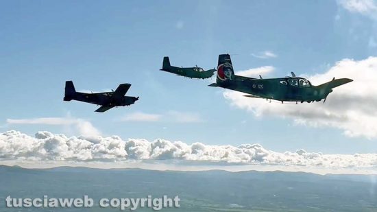 In volo sulla Tuscia con un Siai Marchetti 208 