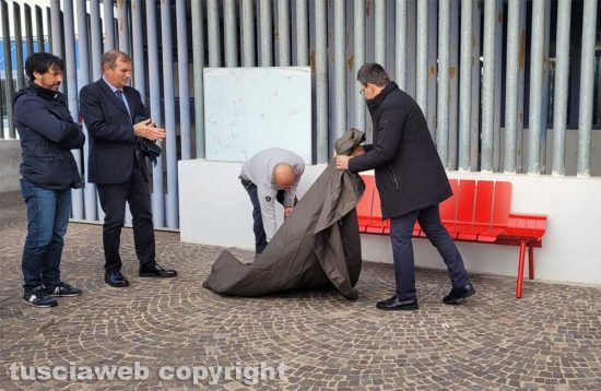 Tribunale di Viterbo - Inaugurazione panchina rossa