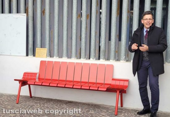 Tribunale di Viterbo - Inaugurazione panchina rossa