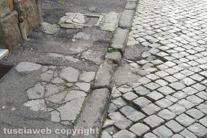 Viterbo - Incuria in centro