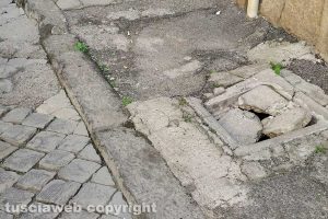 Viterbo - Incuria in via Beato Giacomo