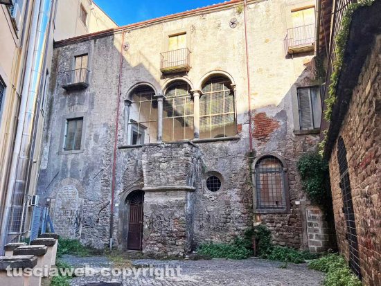 Viterbo - Palazzo Calabresi
