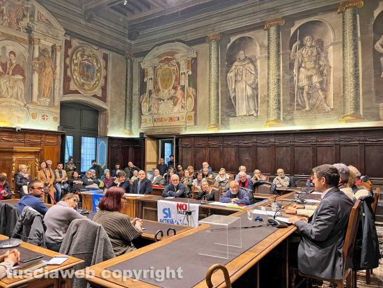 Viterbo - L'assemblea sull'acqua pubblica del comitato Non ce la beviamo