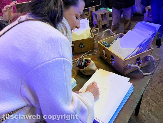 Viterbo - Inaugurazione Christmas Village - Frontini scrive la lettera