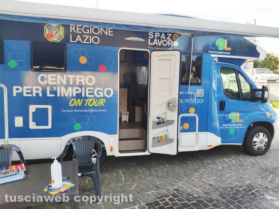 Civitavecchia - Il camper del "Centro per l’impiego on tour"