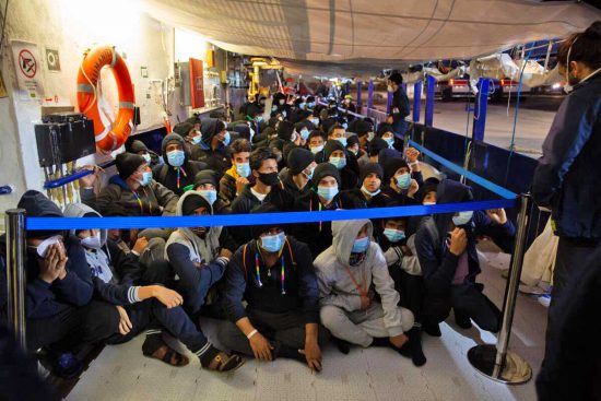 Migranti a bordo dell'ong Humanity 1