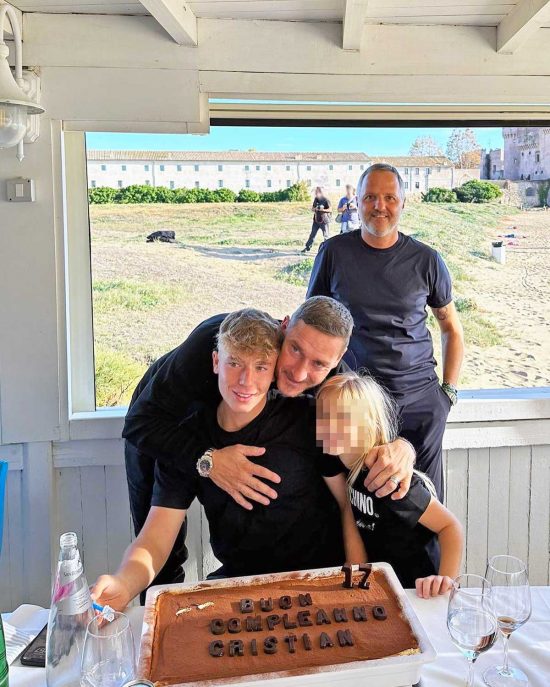 Francesco Totti col figlio Cristian per i 17 anni