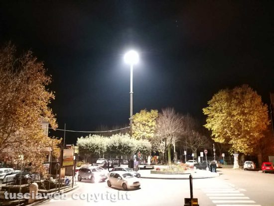 Montefiascone - Piazzale Roma senza le luminarie natalizie nel palo centrale