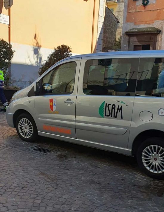 Consegna mezzo della ISAM srl all’oratorio di Piansano
