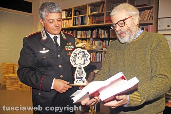 Viterbo - Il direttore di Tusciaweb Carlo Galeotti e il comandante dei carabinieri Massimo Friano