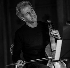 Il maestro Andrea De Carlo