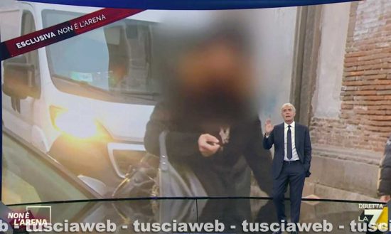 Incontro Renzi e dirigente dei servizi in autogrill, la "misteriosa" professoressa ripresa da Giletti a Viterbo