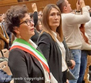Roma - Il vicesindaco di Montalto Annamaria Fabi e l’assessore Simona Atti nell’aula Paolo Sesto in Vaticano 