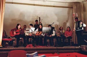 Viterbo - Gli studenti del Santa Rosa in concerto a Villa Rosa
