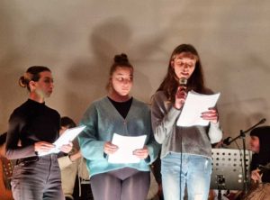 Viterbo - Gli studenti del Santa Rosa in concerto a Villa Rosa