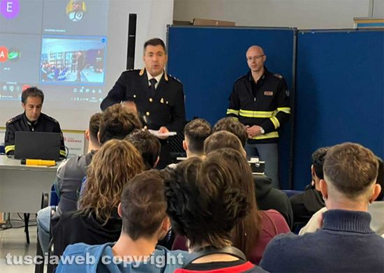 Orte - La polizia stradale all'istituto Besta