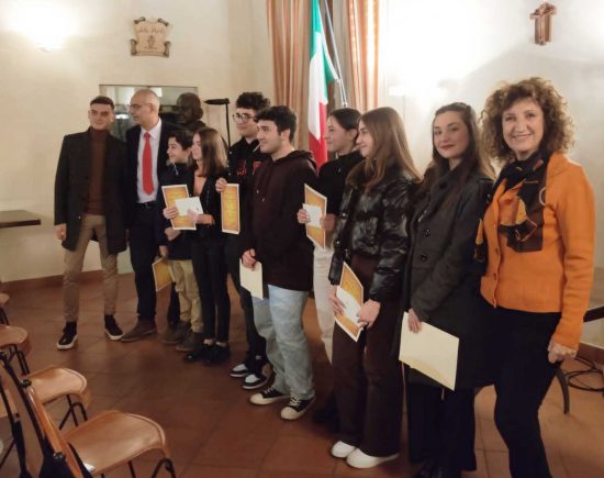 San Lorenzo Nuovo - Consegnate le borse di studio agli studenti meritevoli