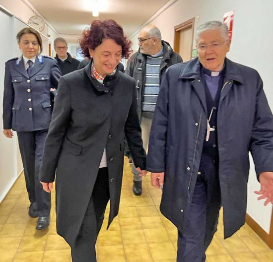 Il nuovo vescovo Piazza in visita a Santa Rosa, alla Quercia, al carcere e a Villa Rosa