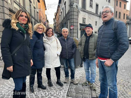 Viterbo - Troncarelli e Delle Monache assieme agli ambulanti