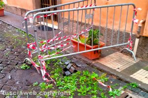 Viterbo - Incuria in via Santa Rita